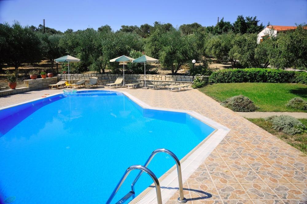 Lefkothea Villas With Large Pool, Bbq & Playground 아델리아노스 캄포스 외부 사진